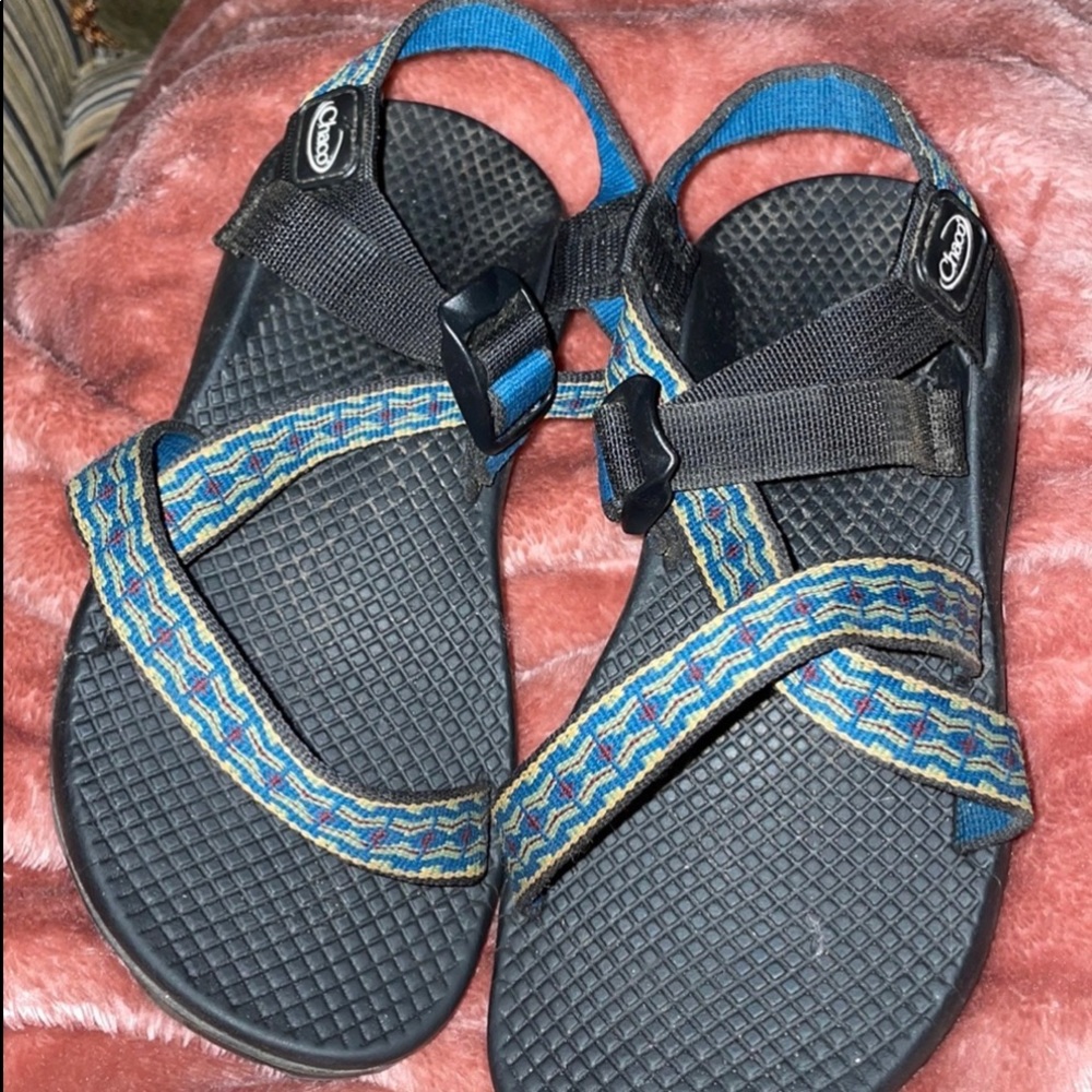 size 7 womens chacos